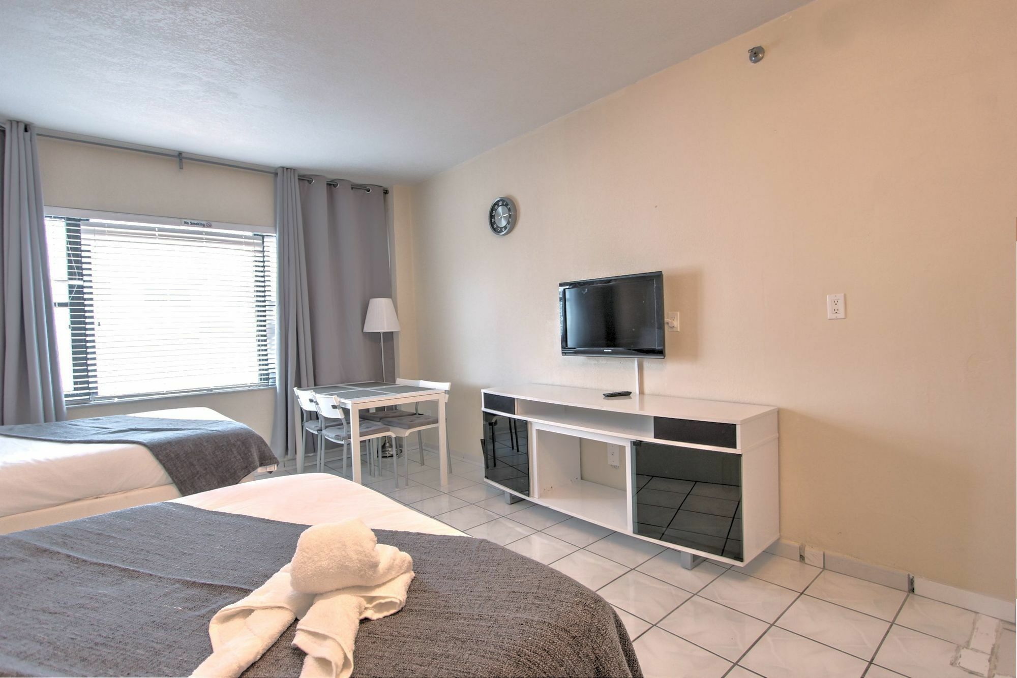 Private Apartments At The Casablanca Miami Beach Exterior photo