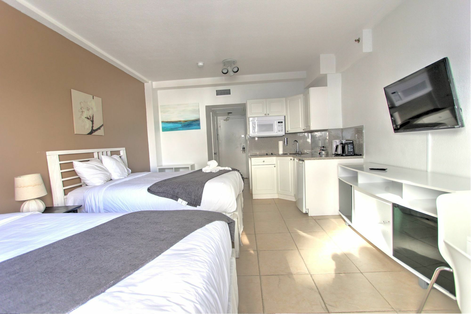 Private Apartments At The Casablanca Miami Beach Exterior photo