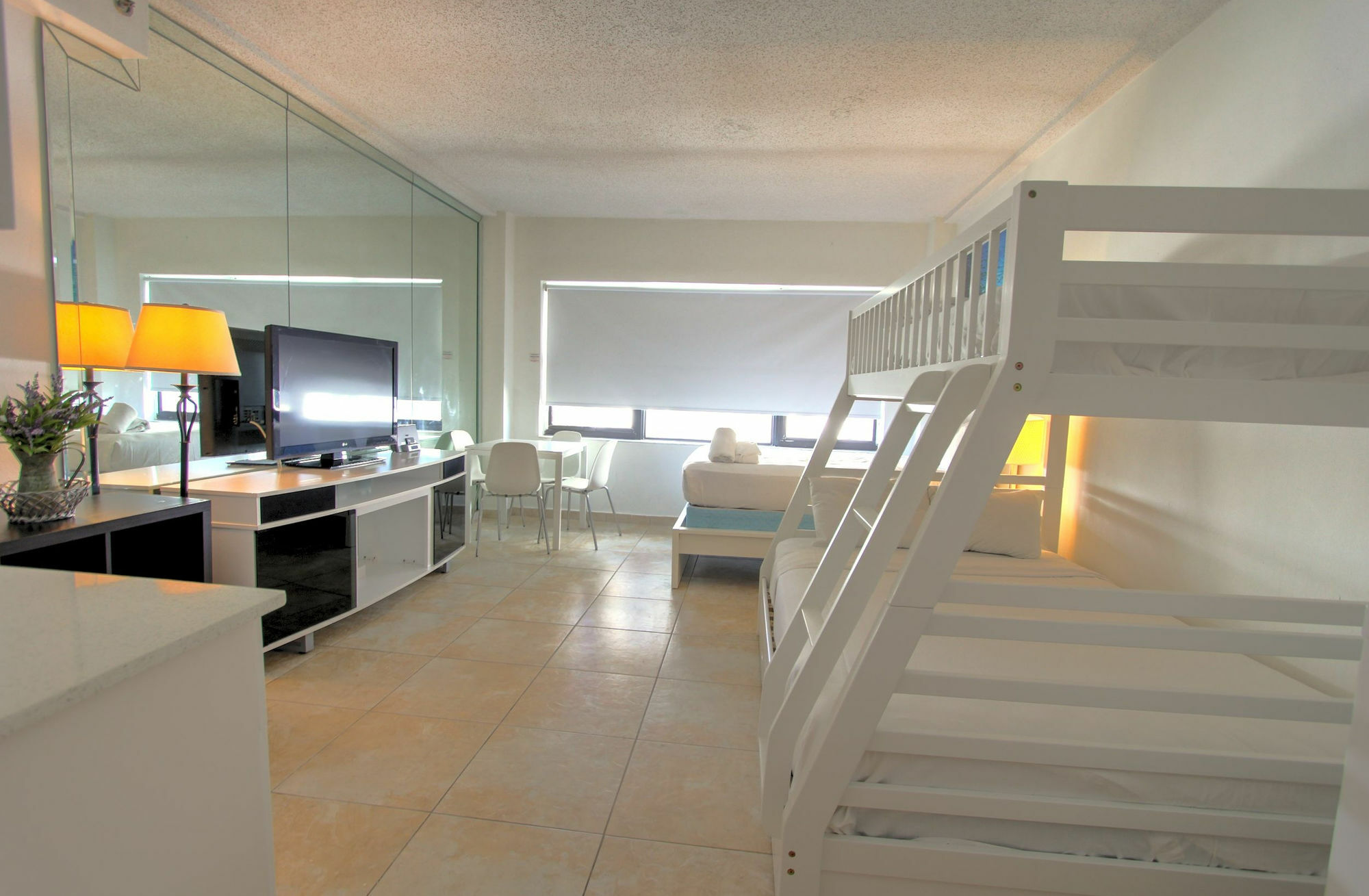 Private Apartments At The Casablanca Miami Beach Exterior photo