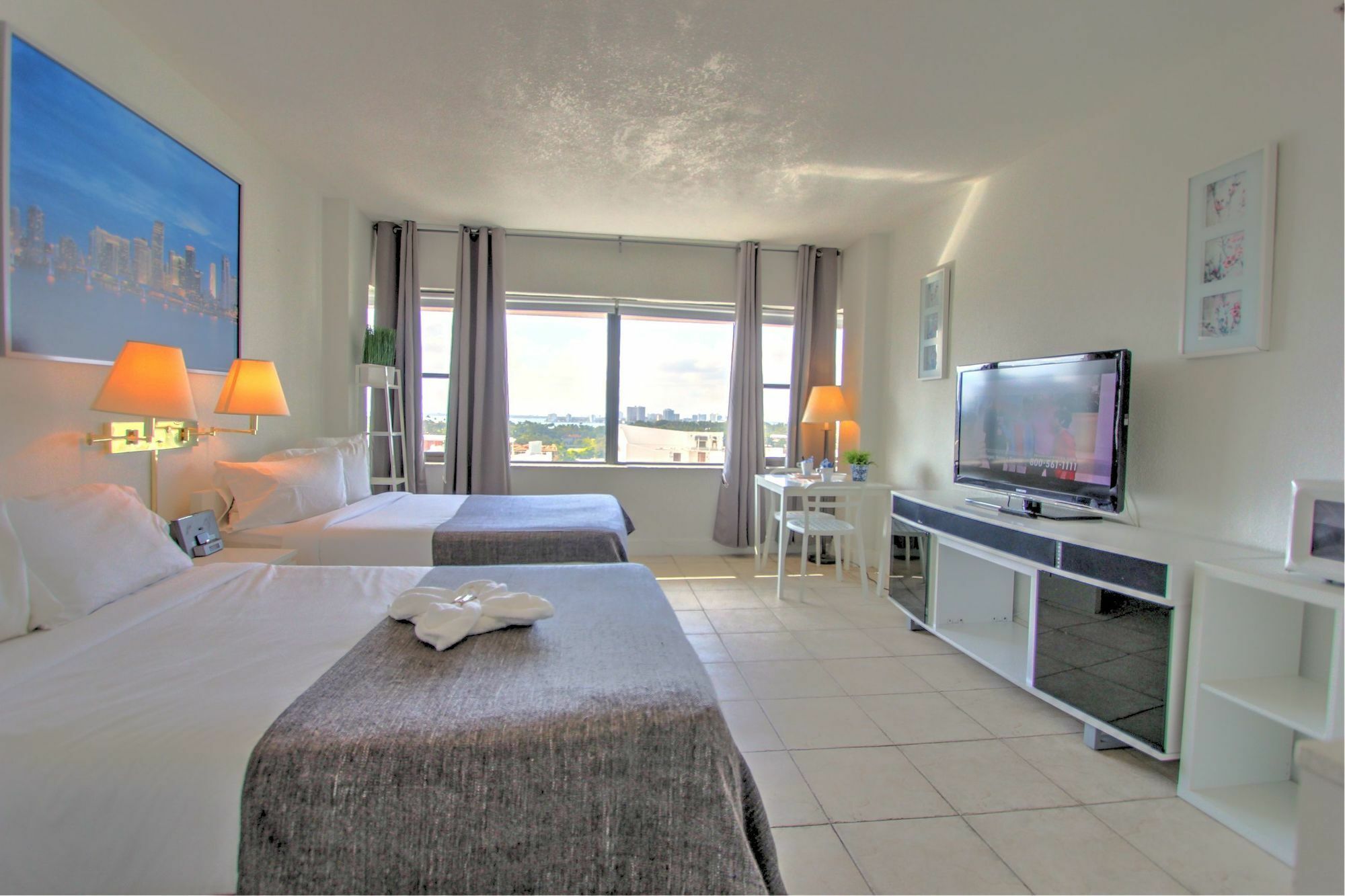 Private Apartments At The Casablanca Miami Beach Exterior photo
