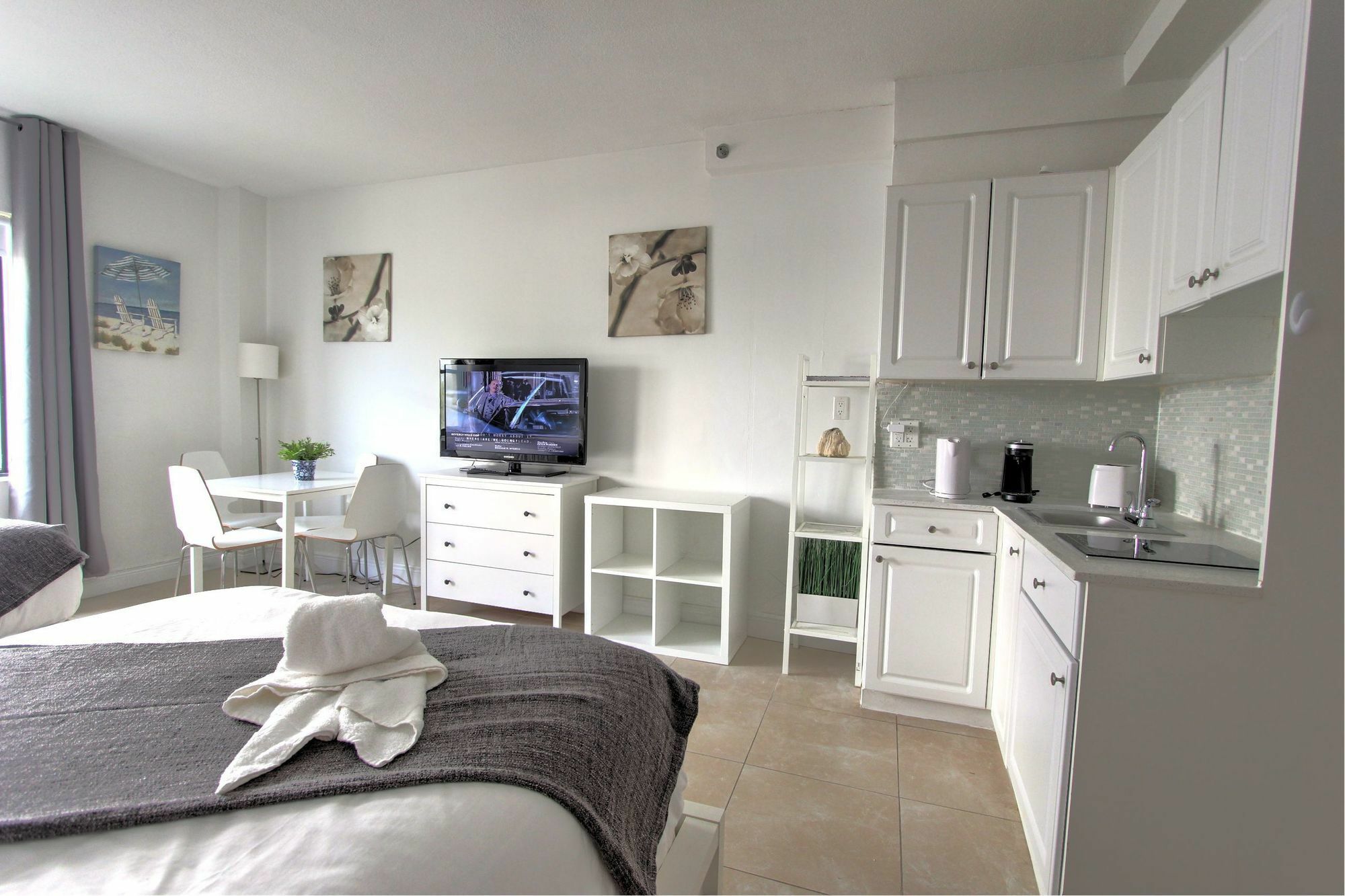 Private Apartments At The Casablanca Miami Beach Exterior photo