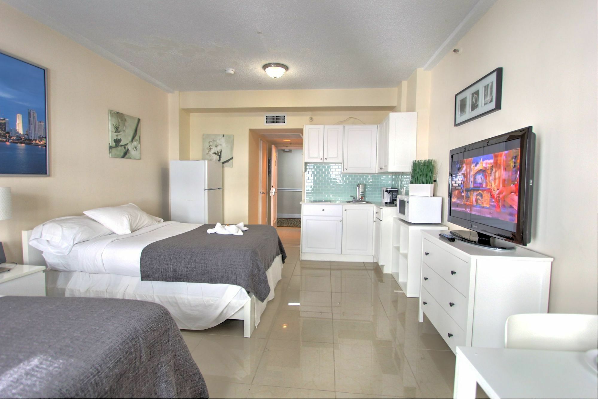 Private Apartments At The Casablanca Miami Beach Exterior photo