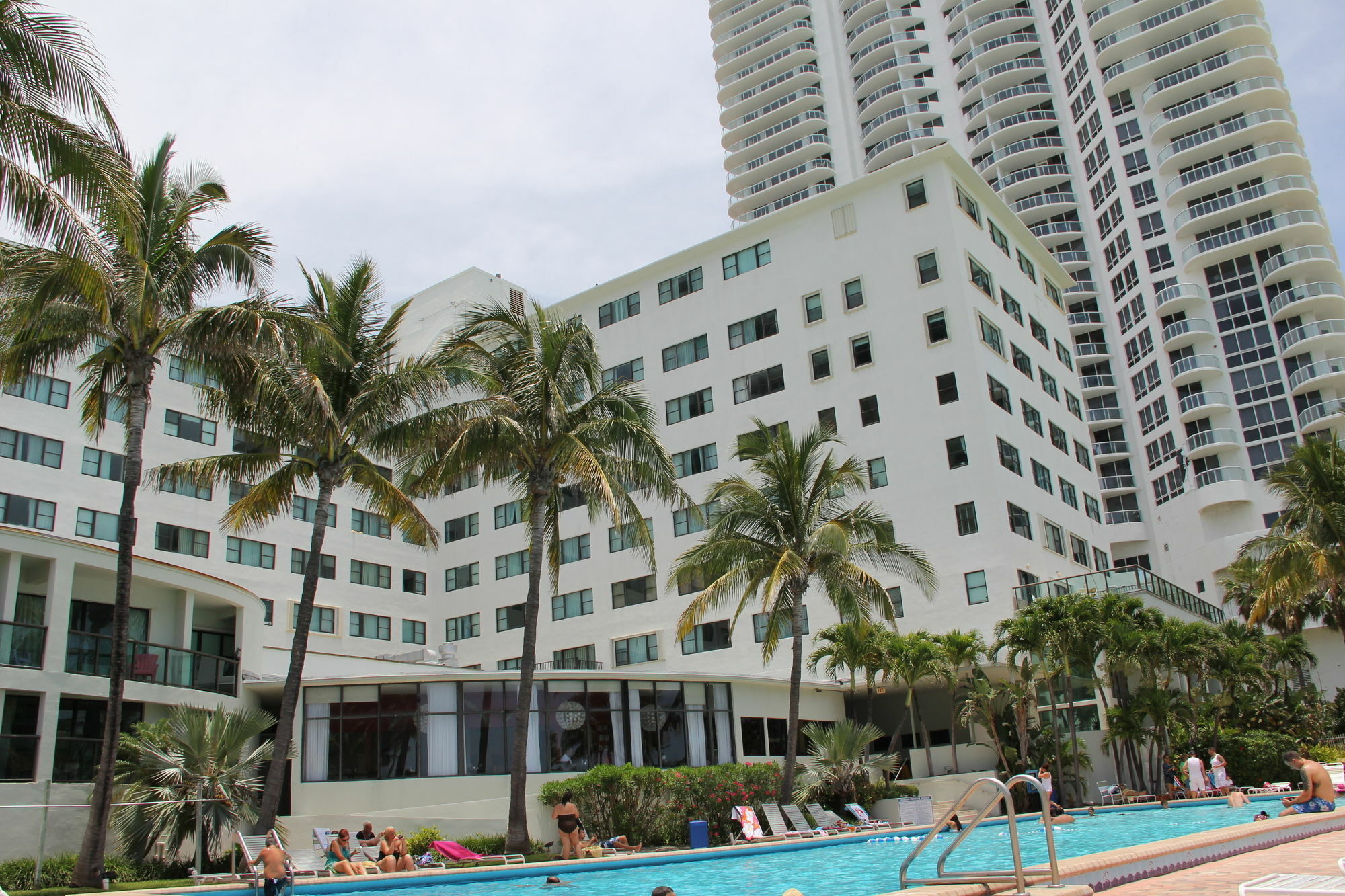 Private Apartments At The Casablanca Miami Beach Exterior photo